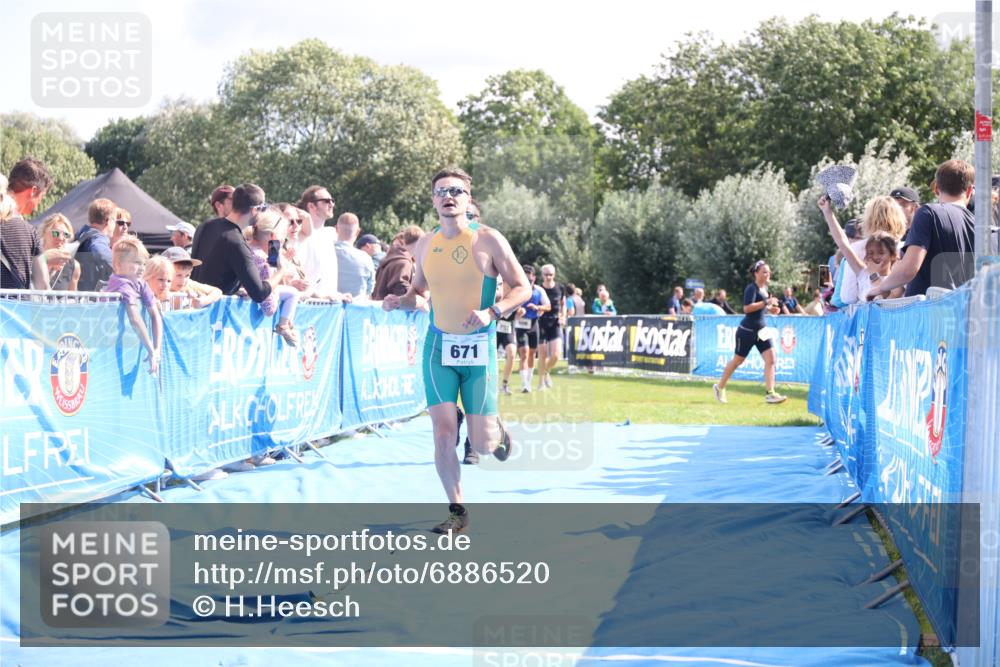 25.08.2024 - Elbe Triathlon Hamburg H.Heesch http://msf.ph/oto/6886520 25.08.2024 11:34:17 Ziel 606, 671, 683, 772, 795, 1429 meine-sportfotos.de