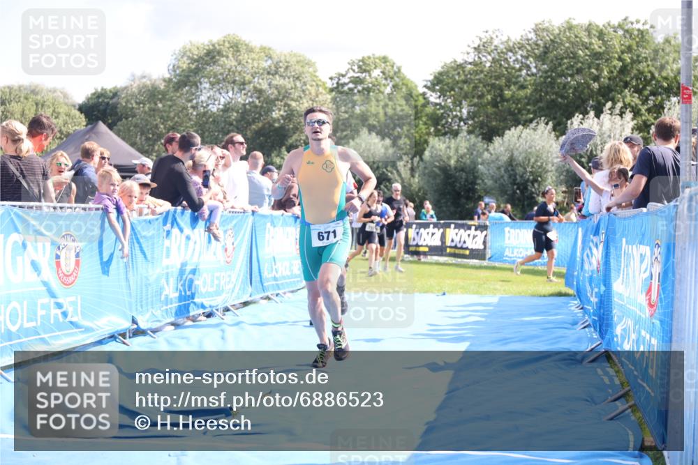 25.08.2024 - Elbe Triathlon Hamburg H.Heesch http://msf.ph/oto/6886523 25.08.2024 11:34:17 Ziel 606, 671, 683, 772, 795, 1429 meine-sportfotos.de