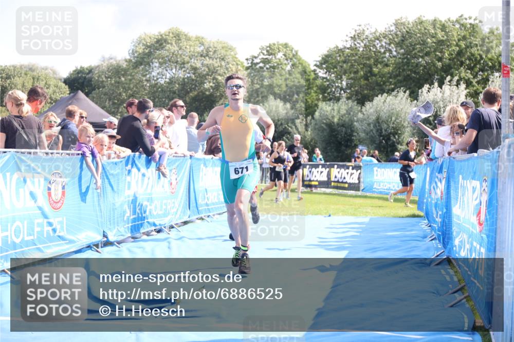 25.08.2024 - Elbe Triathlon Hamburg H.Heesch http://msf.ph/oto/6886525 25.08.2024 11:34:17 Ziel 606, 671, 683, 772, 795, 1429 meine-sportfotos.de