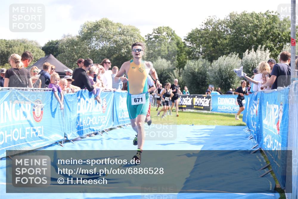 25.08.2024 - Elbe Triathlon Hamburg H.Heesch http://msf.ph/oto/6886528 25.08.2024 11:34:17 Ziel 606, 671, 683, 772, 795, 1429 meine-sportfotos.de