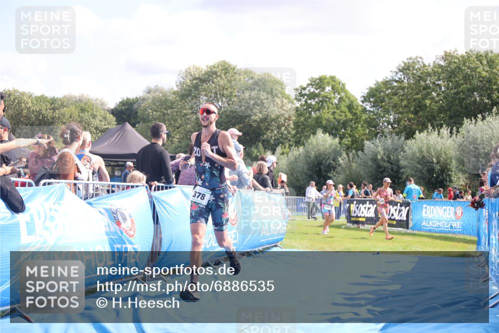 25.08.2024 - Elbe Triathlon Hamburg H.Heesch http://msf.ph/oto/6886535 25.08.2024 11:26:54 Ziel 378, 408 meine-sportfotos.de