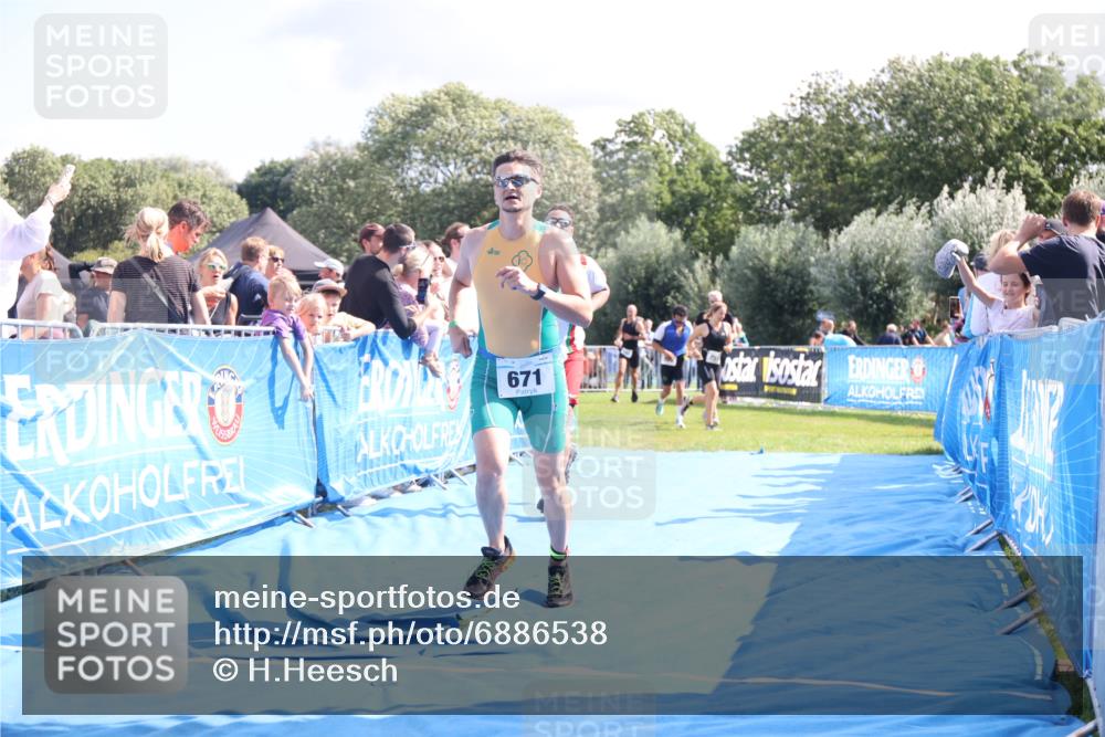 25.08.2024 - Elbe Triathlon Hamburg H.Heesch http://msf.ph/oto/6886538 25.08.2024 11:34:17 Ziel 606, 671, 683, 772, 795, 1429 meine-sportfotos.de