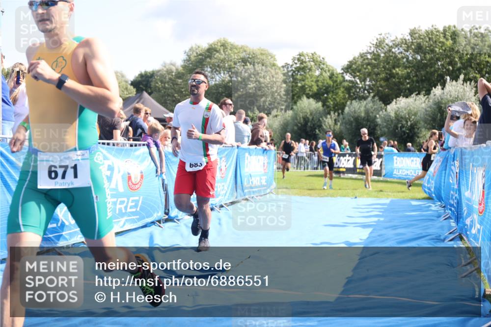 25.08.2024 - Elbe Triathlon Hamburg H.Heesch http://msf.ph/oto/6886551 25.08.2024 11:34:18 Ziel 606, 671, 683, 795, 1429 meine-sportfotos.de