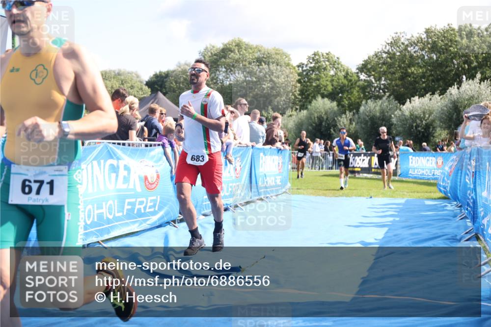 25.08.2024 - Elbe Triathlon Hamburg H.Heesch http://msf.ph/oto/6886556 25.08.2024 11:34:18 Ziel 606, 671, 683, 795, 1429 meine-sportfotos.de
