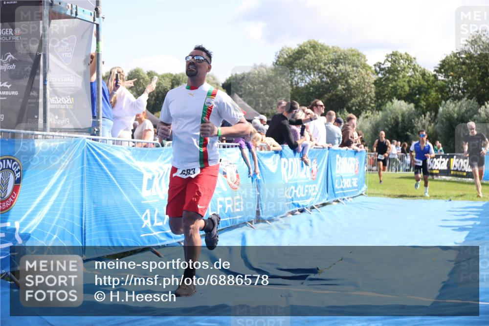 25.08.2024 - Elbe Triathlon Hamburg H.Heesch http://msf.ph/oto/6886578 25.08.2024 11:34:19 Ziel 606, 671, 683, 795, 1429 meine-sportfotos.de