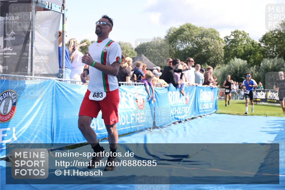 25.08.2024 - Elbe Triathlon Hamburg H.Heesch http://msf.ph/oto/6886585 25.08.2024 11:34:19 Ziel 606, 671, 683, 795, 1429 meine-sportfotos.de