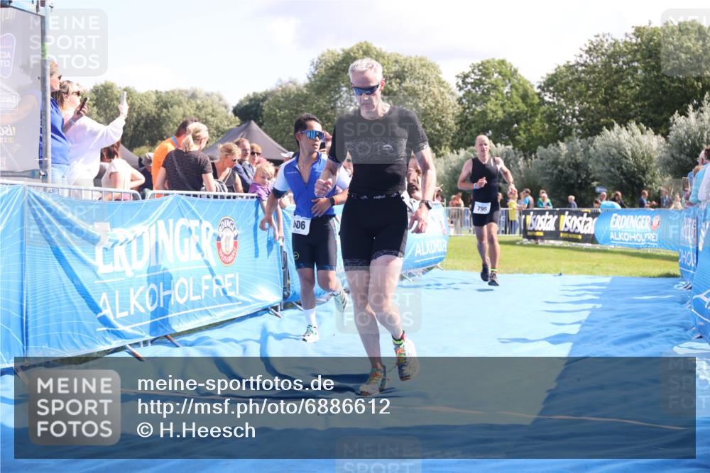25.08.2024 - Elbe Triathlon Hamburg H.Heesch http://msf.ph/oto/6886612 25.08.2024 11:34:22 Ziel 606, 671, 683, 795, 1429 meine-sportfotos.de