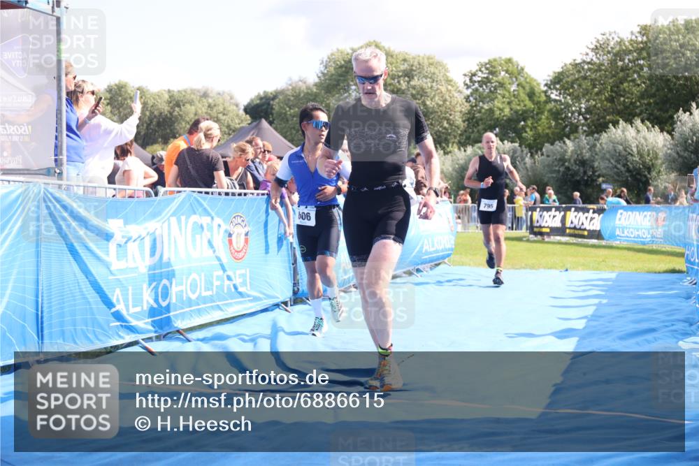 25.08.2024 - Elbe Triathlon Hamburg H.Heesch http://msf.ph/oto/6886615 25.08.2024 11:34:22 Ziel 606, 671, 683, 795, 1429 meine-sportfotos.de
