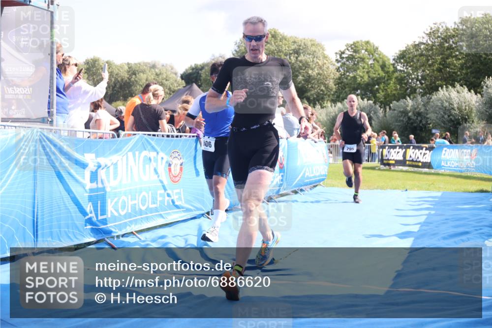 25.08.2024 - Elbe Triathlon Hamburg H.Heesch http://msf.ph/oto/6886620 25.08.2024 11:34:22 Ziel 606, 671, 683, 795, 1429 meine-sportfotos.de