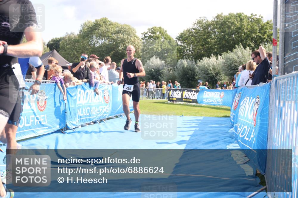 25.08.2024 - Elbe Triathlon Hamburg H.Heesch http://msf.ph/oto/6886624 25.08.2024 11:34:23 Ziel 606, 671, 683, 795, 1429 meine-sportfotos.de