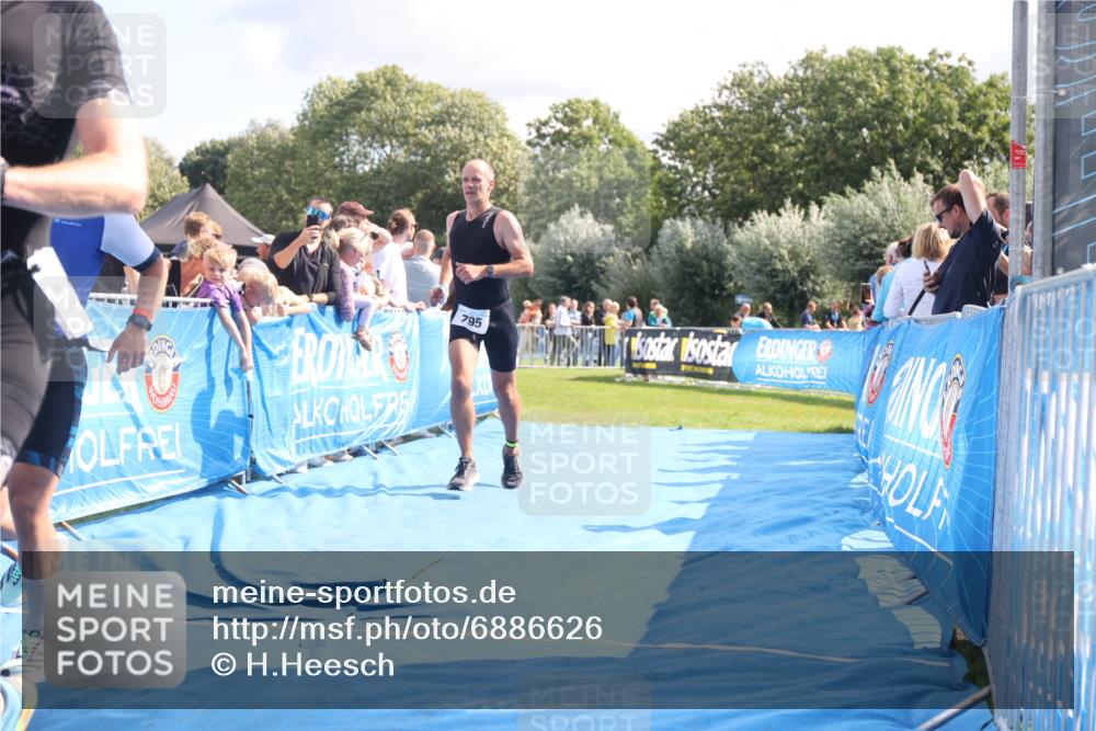 25.08.2024 - Elbe Triathlon Hamburg H.Heesch http://msf.ph/oto/6886626 25.08.2024 11:34:23 Ziel 606, 671, 683, 795, 1429 meine-sportfotos.de
