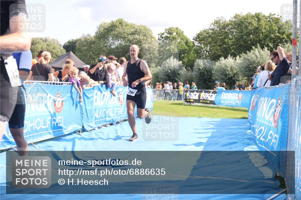 25.08.2024 - Elbe Triathlon Hamburg H.Heesch http://msf.ph/oto/6886635 25.08.2024 11:34:23 Ziel 606, 671, 683, 795, 1429 meine-sportfotos.de