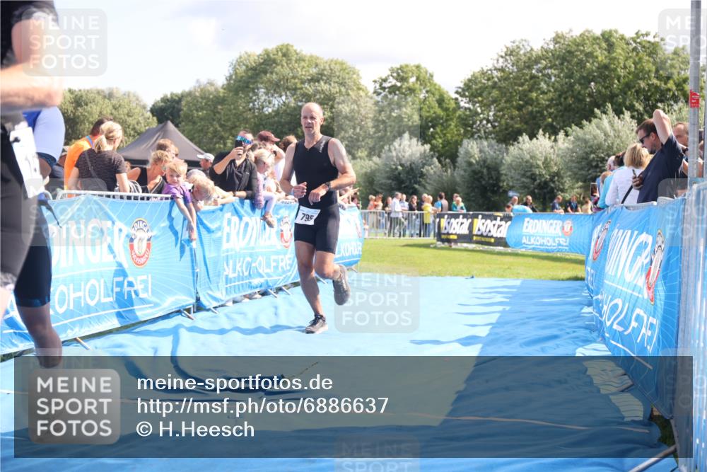 25.08.2024 - Elbe Triathlon Hamburg H.Heesch http://msf.ph/oto/6886637 25.08.2024 11:34:23 Ziel 606, 671, 683, 795, 1429 meine-sportfotos.de