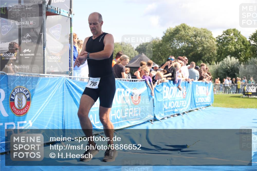 25.08.2024 - Elbe Triathlon Hamburg H.Heesch http://msf.ph/oto/6886652 25.08.2024 11:34:24 Ziel 606, 671, 683, 795, 1429 meine-sportfotos.de