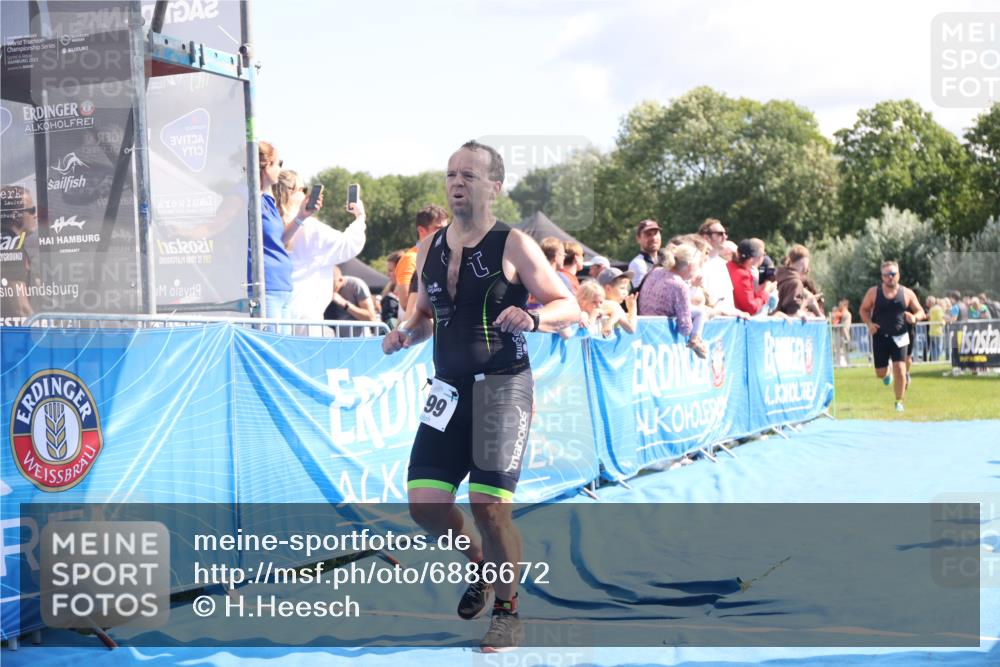 25.08.2024 - Elbe Triathlon Hamburg H.Heesch http://msf.ph/oto/6886672 25.08.2024 11:34:35 Ziel 328, 706, 799 meine-sportfotos.de