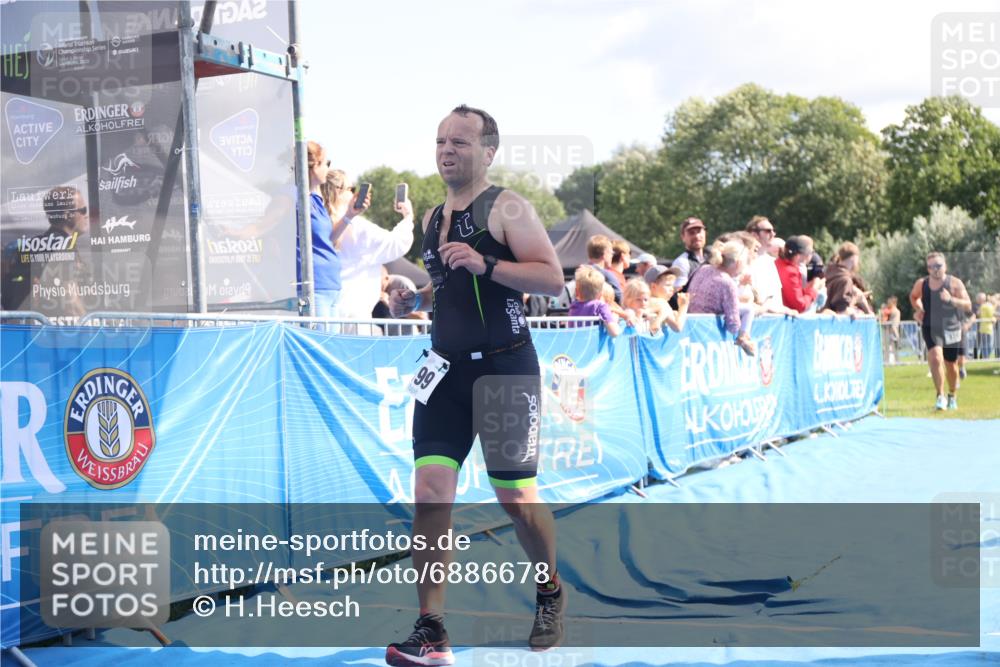25.08.2024 - Elbe Triathlon Hamburg H.Heesch http://msf.ph/oto/6886678 25.08.2024 11:34:36 Ziel 328, 651, 706, 799 meine-sportfotos.de