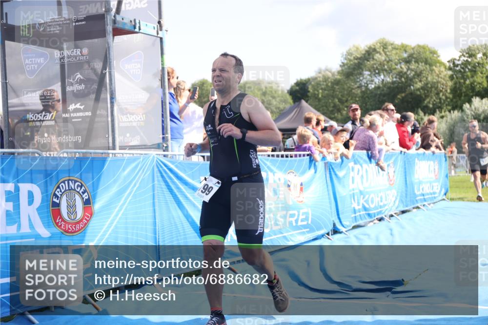 25.08.2024 - Elbe Triathlon Hamburg H.Heesch http://msf.ph/oto/6886682 25.08.2024 11:34:36 Ziel 328, 651, 706, 799 meine-sportfotos.de