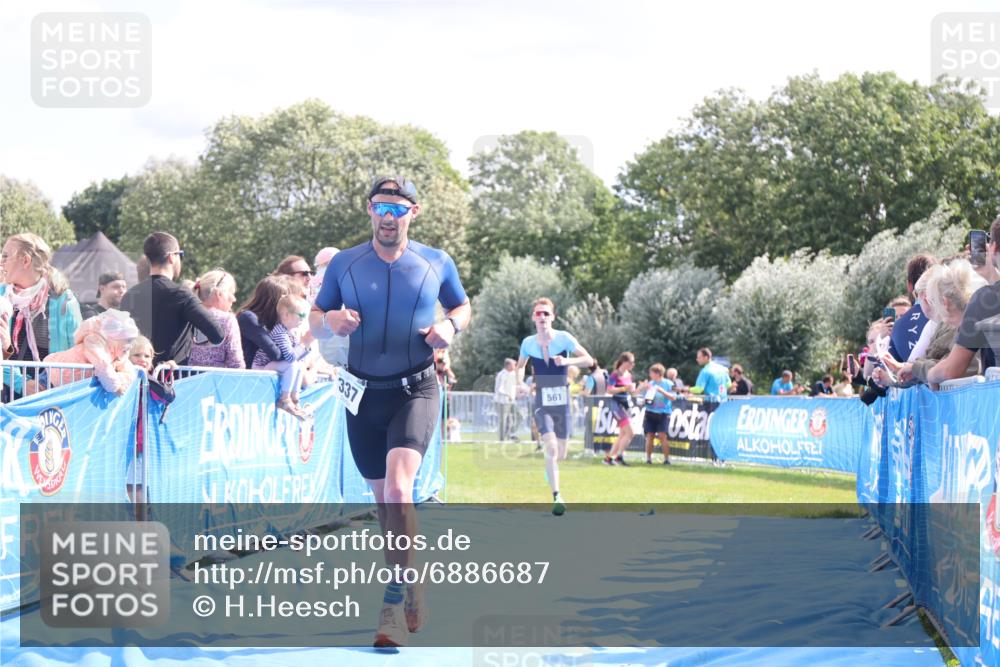 25.08.2024 - Elbe Triathlon Hamburg H.Heesch http://msf.ph/oto/6886687 25.08.2024 11:27:23 Ziel 337, 561, 625 meine-sportfotos.de