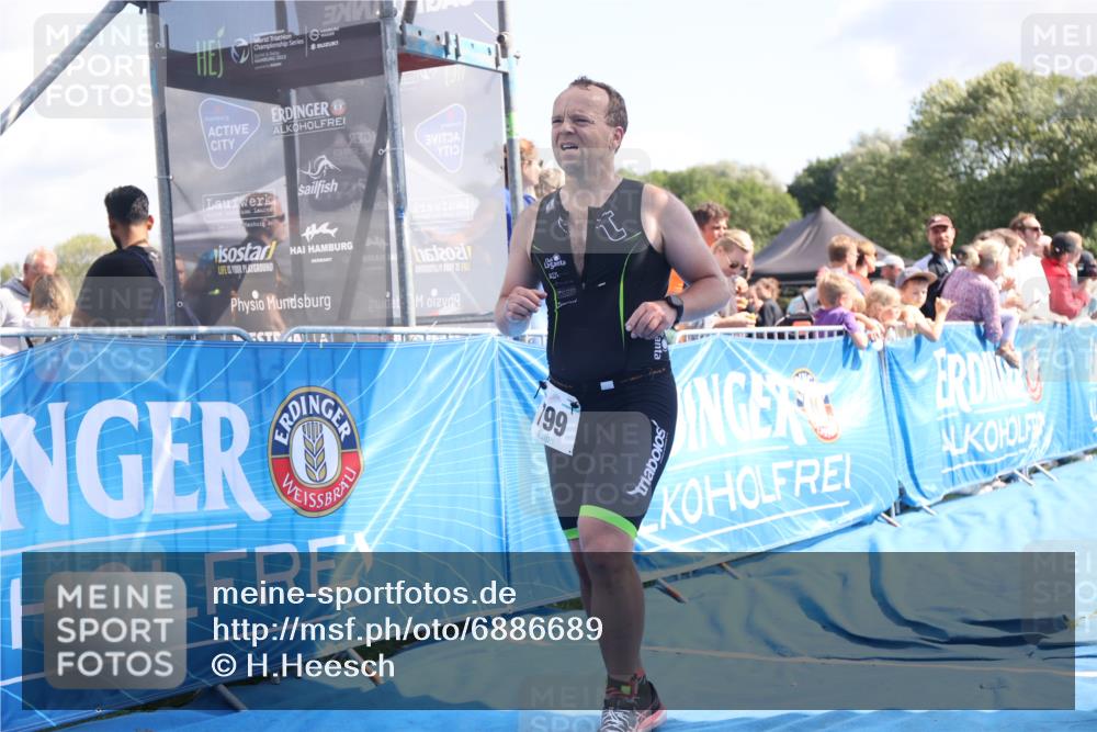 25.08.2024 - Elbe Triathlon Hamburg H.Heesch http://msf.ph/oto/6886689 25.08.2024 11:34:36 Ziel 328, 651, 706, 799 meine-sportfotos.de