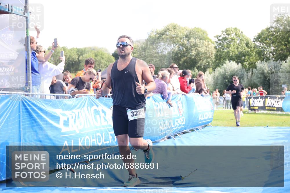 25.08.2024 - Elbe Triathlon Hamburg H.Heesch http://msf.ph/oto/6886691 25.08.2024 11:34:38 Ziel 328, 651, 706, 799 meine-sportfotos.de