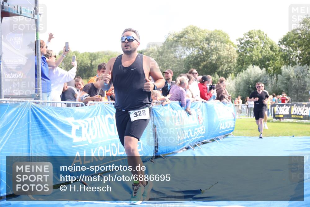 25.08.2024 - Elbe Triathlon Hamburg H.Heesch http://msf.ph/oto/6886695 25.08.2024 11:34:39 Ziel 328, 651, 706, 773, 799 meine-sportfotos.de