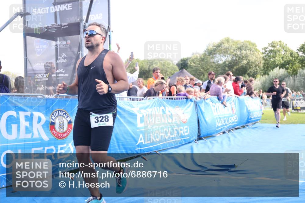 25.08.2024 - Elbe Triathlon Hamburg H.Heesch http://msf.ph/oto/6886716 25.08.2024 11:34:39 Ziel 328, 651, 706, 773, 799 meine-sportfotos.de