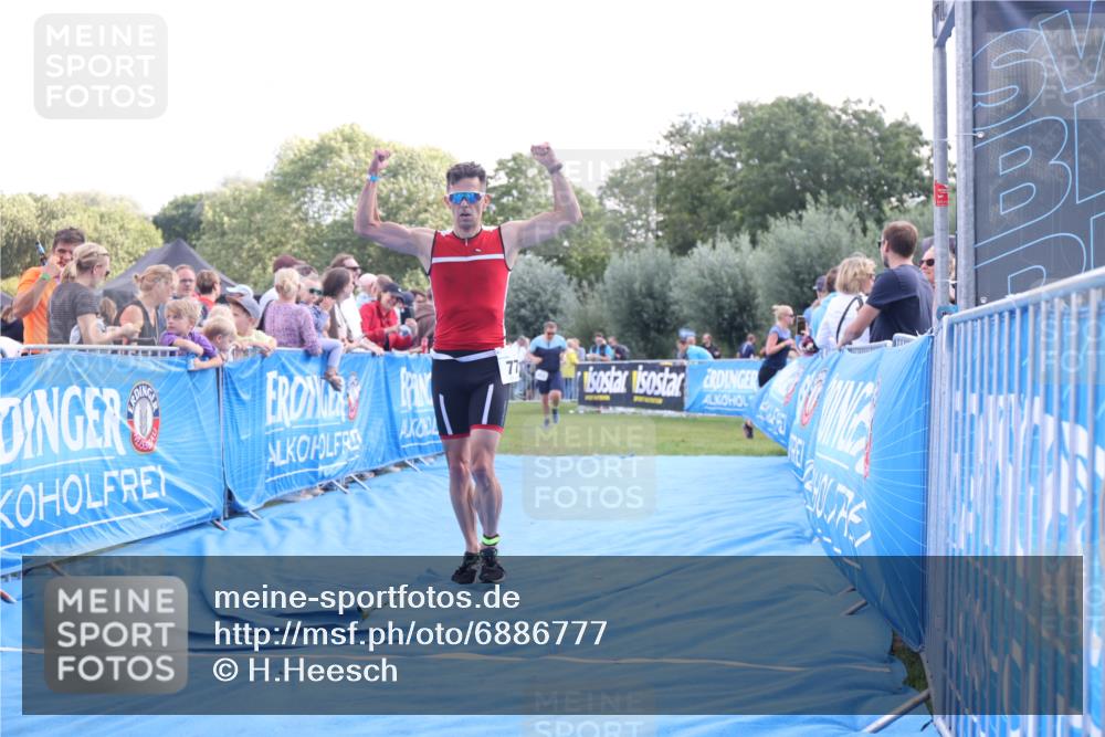 25.08.2024 - Elbe Triathlon Hamburg H.Heesch http://msf.ph/oto/6886777 25.08.2024 11:34:47 Ziel 651, 653, 706, 773 meine-sportfotos.de