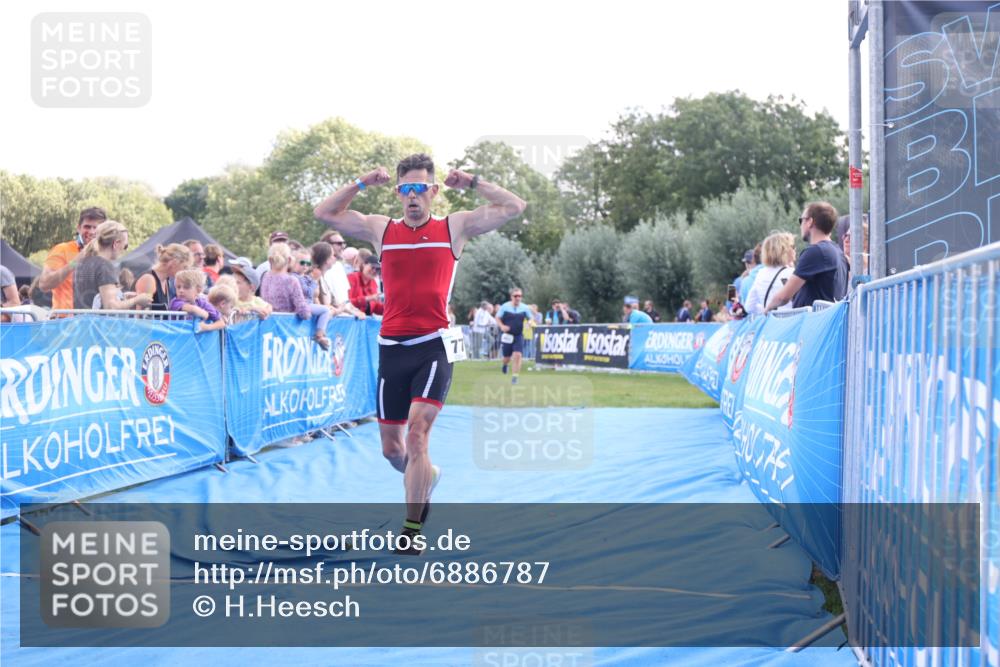 25.08.2024 - Elbe Triathlon Hamburg H.Heesch http://msf.ph/oto/6886787 25.08.2024 11:34:47 Ziel 651, 653, 706, 773 meine-sportfotos.de