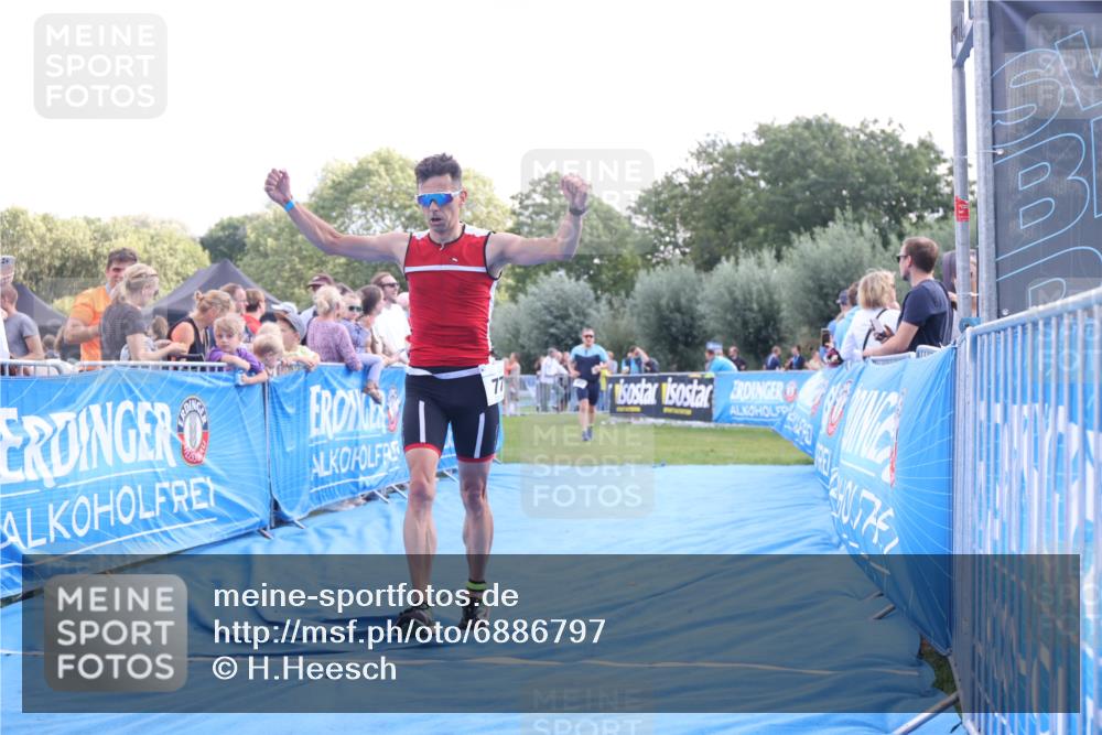 25.08.2024 - Elbe Triathlon Hamburg H.Heesch http://msf.ph/oto/6886797 25.08.2024 11:34:47 Ziel 651, 653, 706, 773 meine-sportfotos.de
