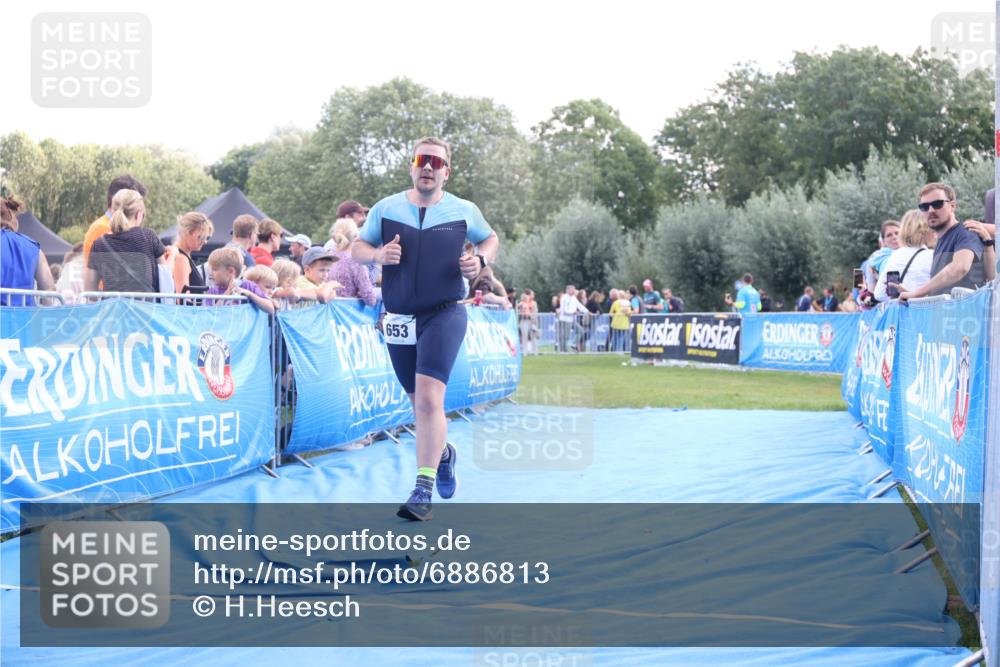25.08.2024 - Elbe Triathlon Hamburg H.Heesch http://msf.ph/oto/6886813 25.08.2024 11:34:53 Ziel 653, 773 meine-sportfotos.de