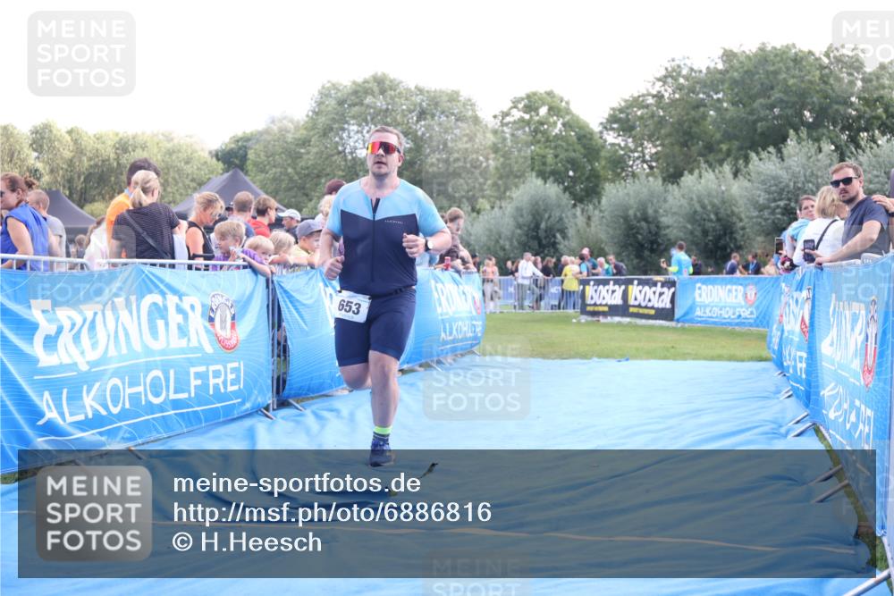 25.08.2024 - Elbe Triathlon Hamburg H.Heesch http://msf.ph/oto/6886816 25.08.2024 11:34:53 Ziel 653, 773 meine-sportfotos.de