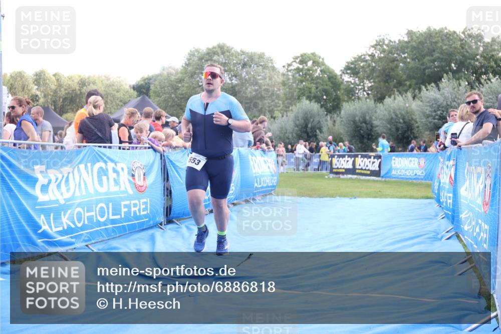 25.08.2024 - Elbe Triathlon Hamburg H.Heesch http://msf.ph/oto/6886818 25.08.2024 11:34:53 Ziel 653, 773 meine-sportfotos.de