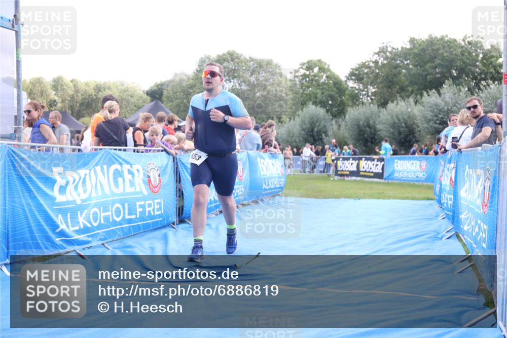 25.08.2024 - Elbe Triathlon Hamburg H.Heesch http://msf.ph/oto/6886819 25.08.2024 11:34:53 Ziel 653, 773 meine-sportfotos.de