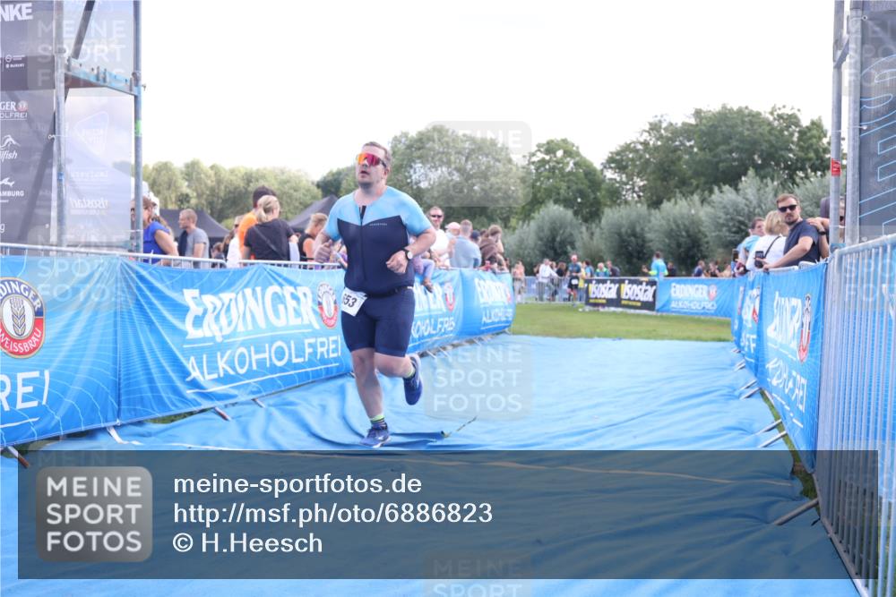 25.08.2024 - Elbe Triathlon Hamburg H.Heesch http://msf.ph/oto/6886823 25.08.2024 11:34:53 Ziel 653, 773 meine-sportfotos.de