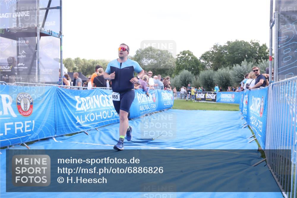 25.08.2024 - Elbe Triathlon Hamburg H.Heesch http://msf.ph/oto/6886826 25.08.2024 11:34:54 Ziel 653, 773 meine-sportfotos.de