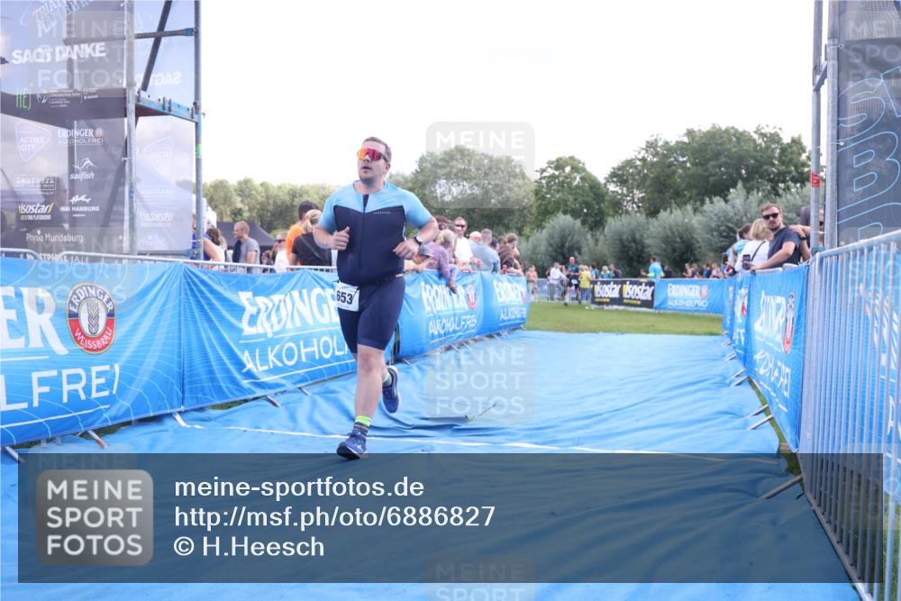 25.08.2024 - Elbe Triathlon Hamburg H.Heesch http://msf.ph/oto/6886827 25.08.2024 11:34:54 Ziel 653, 773 meine-sportfotos.de