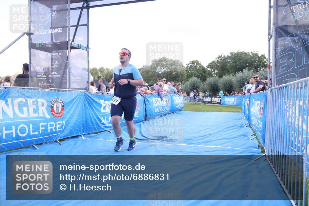 25.08.2024 - Elbe Triathlon Hamburg H.Heesch http://msf.ph/oto/6886831 25.08.2024 11:34:54 Ziel 653, 773 meine-sportfotos.de