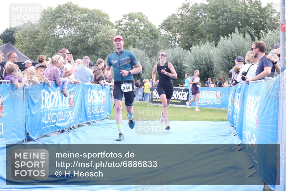 25.08.2024 - Elbe Triathlon Hamburg H.Heesch http://msf.ph/oto/6886833 25.08.2024 11:35:02 Ziel 344, 484 meine-sportfotos.de
