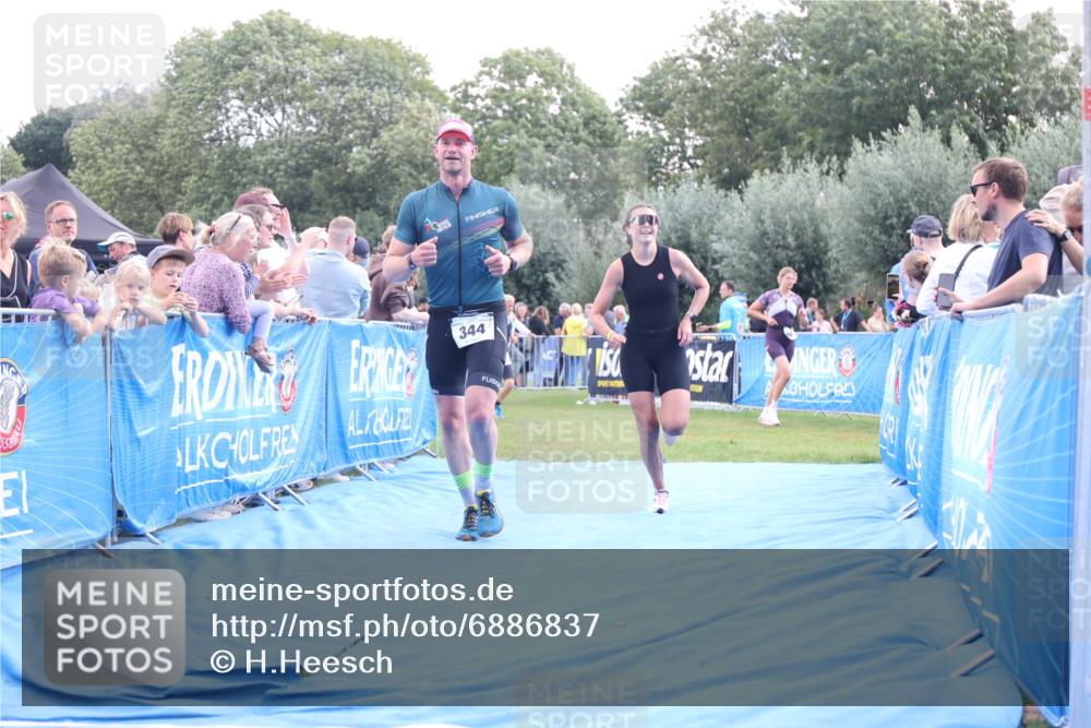 25.08.2024 - Elbe Triathlon Hamburg H.Heesch http://msf.ph/oto/6886837 25.08.2024 11:35:02 Ziel 344, 484 meine-sportfotos.de