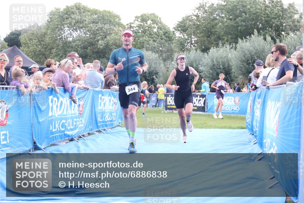 25.08.2024 - Elbe Triathlon Hamburg H.Heesch http://msf.ph/oto/6886838 25.08.2024 11:35:02 Ziel 344, 484 meine-sportfotos.de