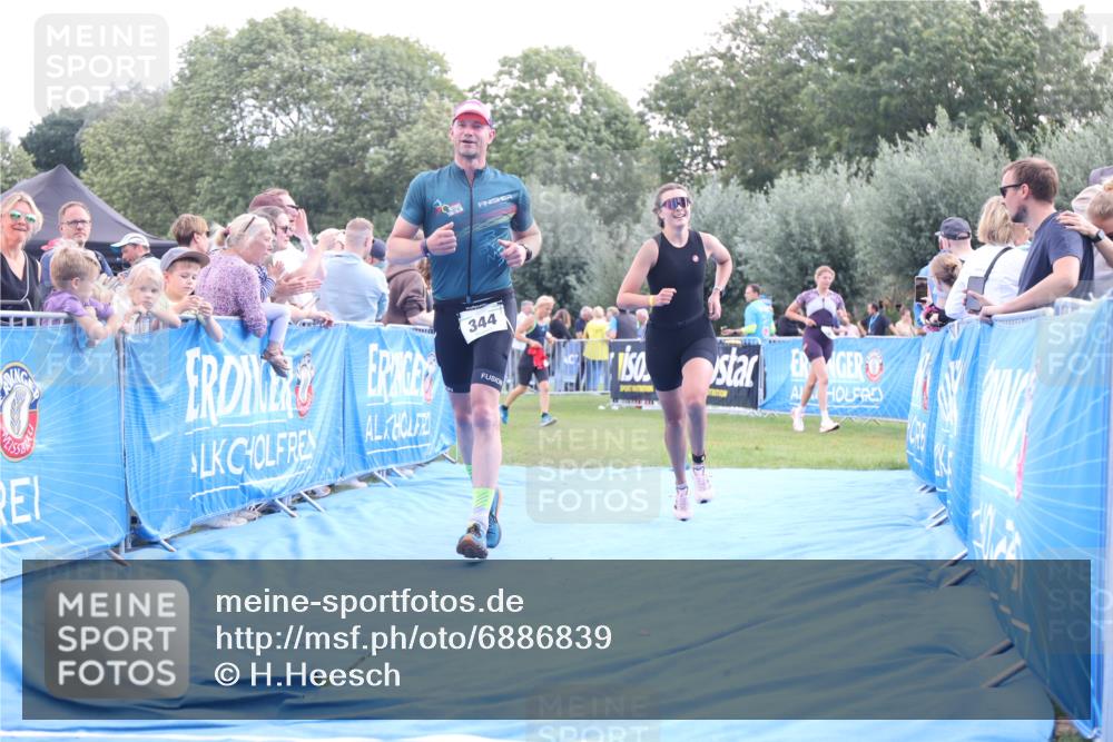 25.08.2024 - Elbe Triathlon Hamburg H.Heesch http://msf.ph/oto/6886839 25.08.2024 11:35:02 Ziel 344, 484 meine-sportfotos.de