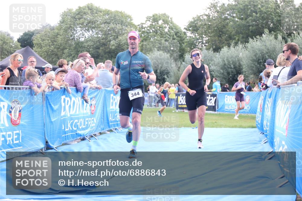 25.08.2024 - Elbe Triathlon Hamburg H.Heesch http://msf.ph/oto/6886843 25.08.2024 11:35:02 Ziel 344, 484 meine-sportfotos.de