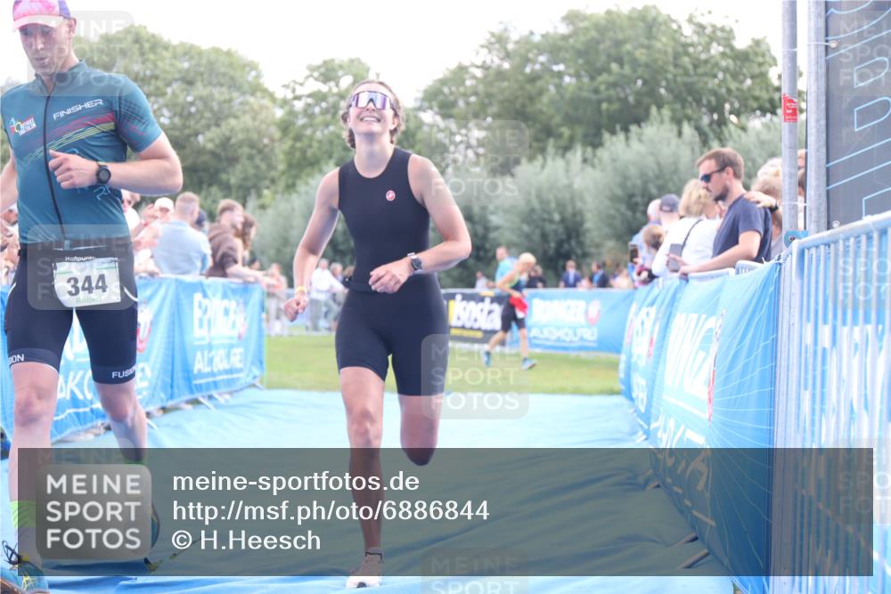 25.08.2024 - Elbe Triathlon Hamburg H.Heesch http://msf.ph/oto/6886844 25.08.2024 11:35:04 Ziel 344, 484 meine-sportfotos.de