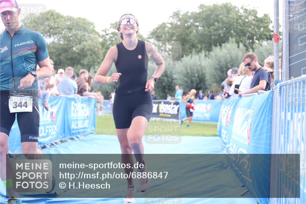 25.08.2024 - Elbe Triathlon Hamburg H.Heesch http://msf.ph/oto/6886847 25.08.2024 11:35:04 Ziel 344, 484 meine-sportfotos.de