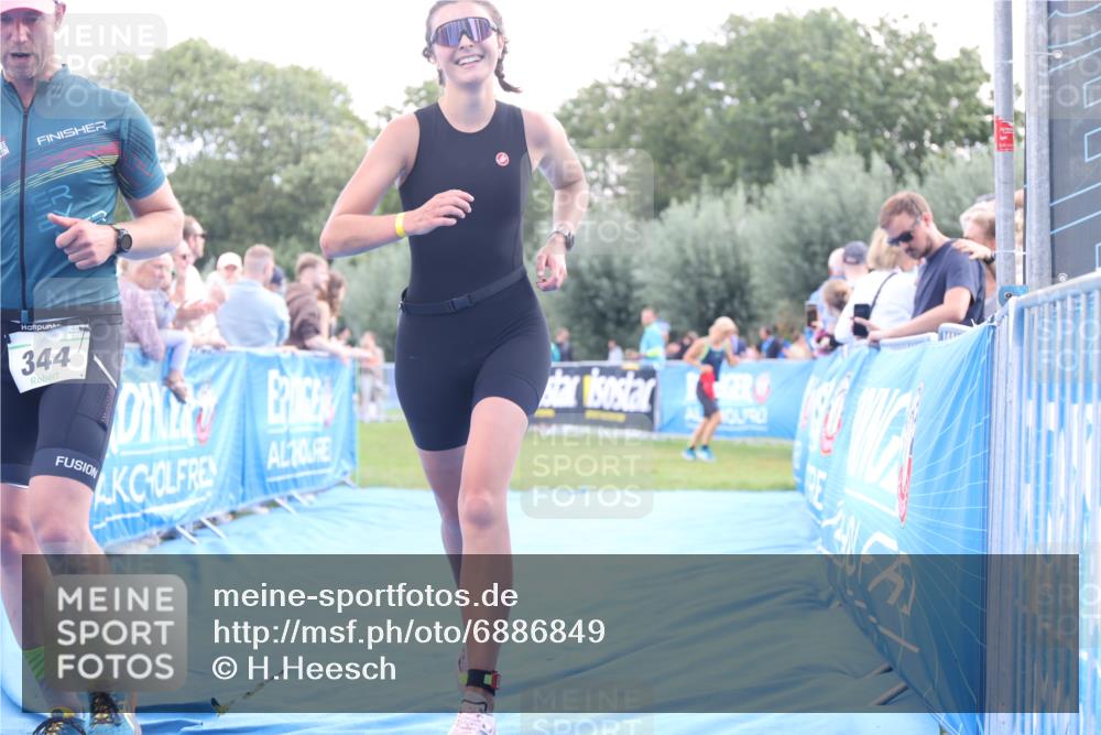 25.08.2024 - Elbe Triathlon Hamburg H.Heesch http://msf.ph/oto/6886849 25.08.2024 11:35:04 Ziel 344, 484 meine-sportfotos.de