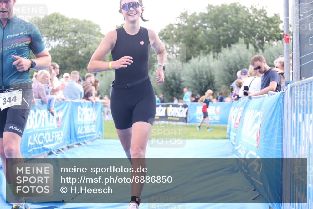 25.08.2024 - Elbe Triathlon Hamburg H.Heesch http://msf.ph/oto/6886850 25.08.2024 11:35:04 Ziel 344, 484 meine-sportfotos.de
