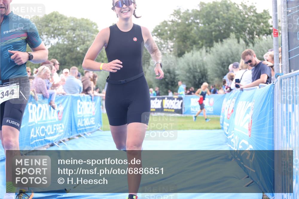 25.08.2024 - Elbe Triathlon Hamburg H.Heesch http://msf.ph/oto/6886851 25.08.2024 11:35:04 Ziel 344, 484 meine-sportfotos.de