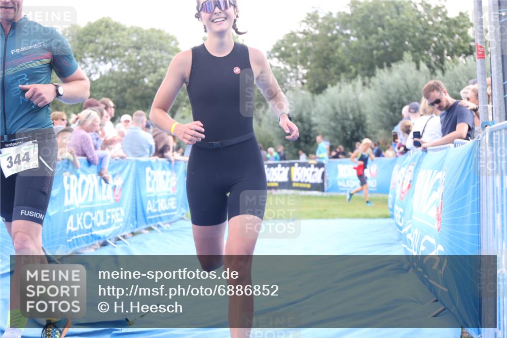 25.08.2024 - Elbe Triathlon Hamburg H.Heesch http://msf.ph/oto/6886852 25.08.2024 11:35:04 Ziel 344, 484 meine-sportfotos.de