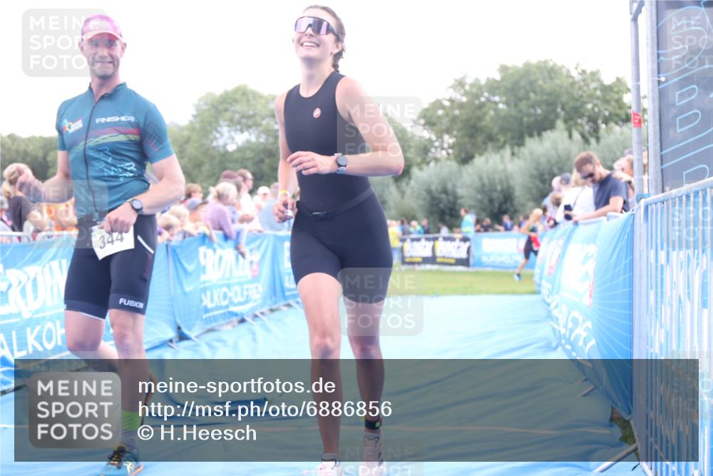 25.08.2024 - Elbe Triathlon Hamburg H.Heesch http://msf.ph/oto/6886856 25.08.2024 11:35:04 Ziel 344, 484 meine-sportfotos.de
