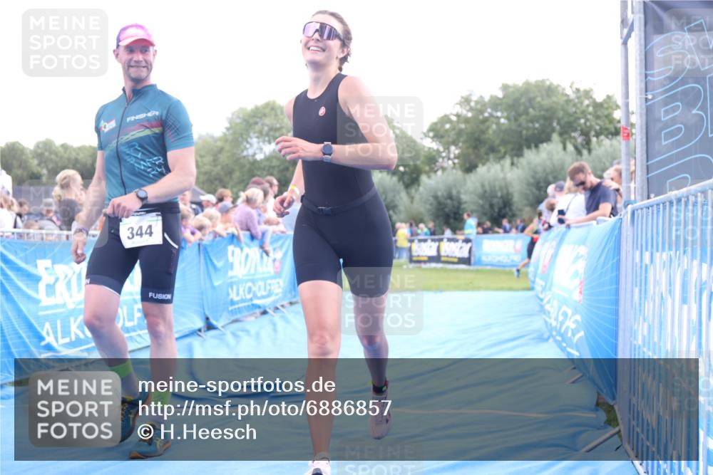 25.08.2024 - Elbe Triathlon Hamburg H.Heesch http://msf.ph/oto/6886857 25.08.2024 11:35:04 Ziel 344, 484 meine-sportfotos.de